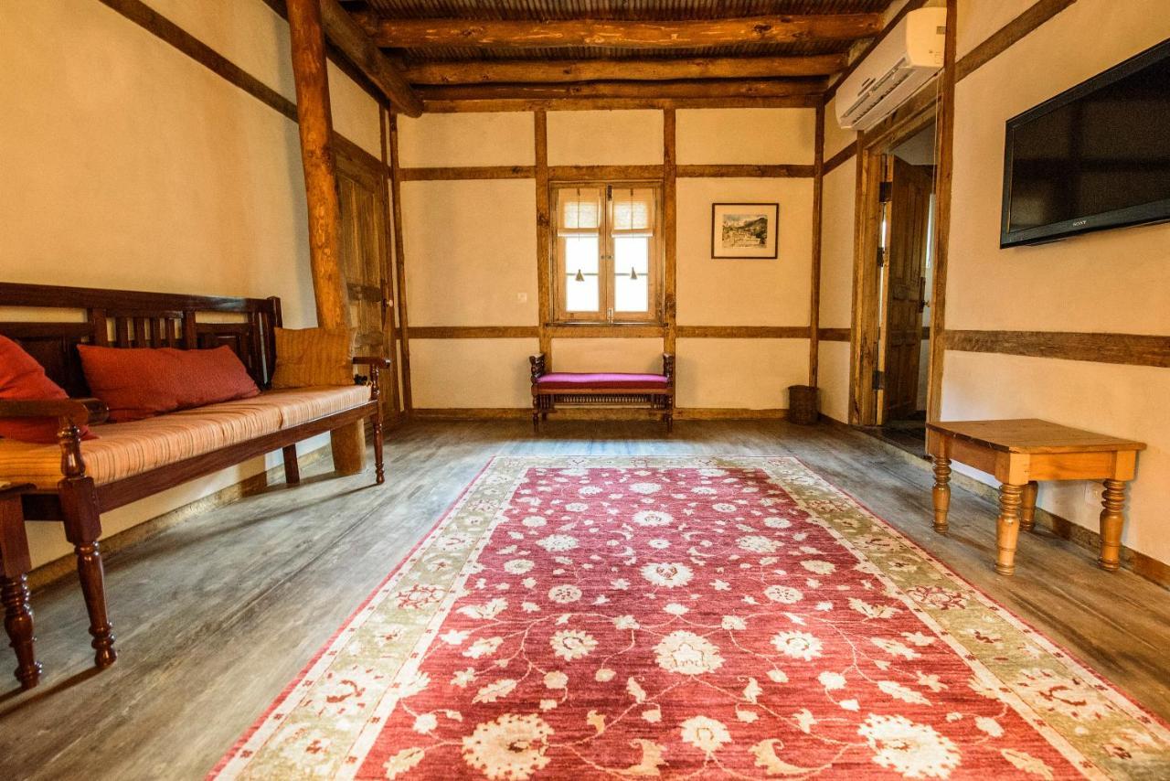 Serena Khaplu Palace Exterior foto
